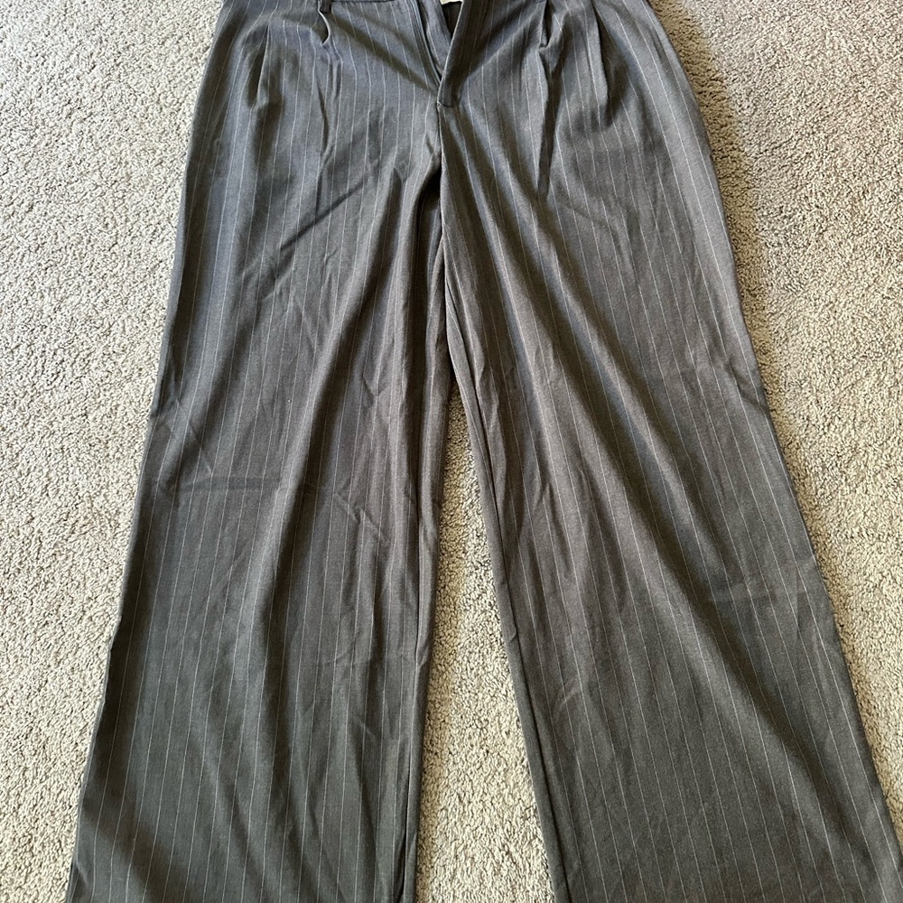 SIZE MEDIUM Wild Fable Women's Gray Striped Dress Pants